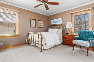 1141 Sandhurst Dr W - Photo 9