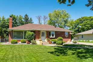 1141 Sandhurst Dr, Saint Paul MN  55113-4327 exterior