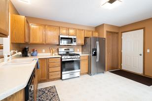 7554 Ojibway Park Bay - Photo 7