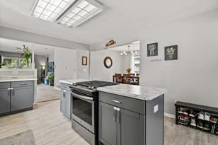 402 Clifton St - Photo 3