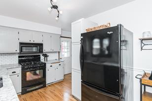 915 24th St NW - Photo 3