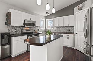 4175 Jansen Ave NE - Photo 3