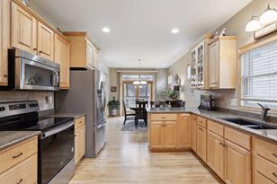 2055 Rushmore Dr - Photo 3