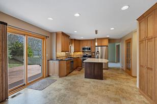 9597 Brookview Cir - Photo 5