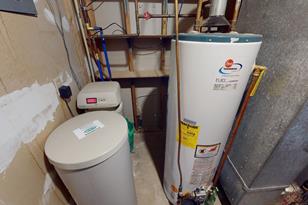 1229 28th St NW - Photo 13