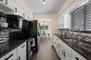6812 Zenith Ave N - Photo 9