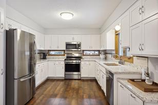 7897 Danner Ct - Photo 5