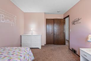 8209 Xenia Ave N - Photo 11