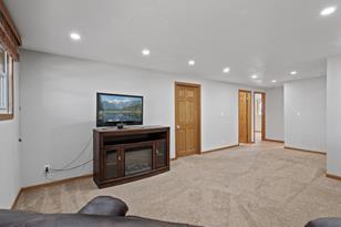 8209 Xenia Ave N - Photo 15