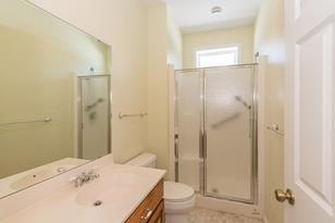 1067 Holton Ave - Photo 15