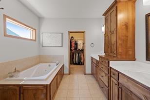 8234 W 132nd St - Photo 21