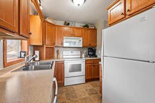 400 11th St - Photo 7