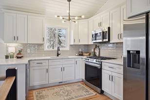 8226 Hiawatha Ave - Photo 3