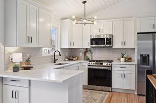 8226 Hiawatha Ave - Photo 5