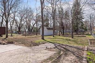 8226 Hiawatha Ave - Photo 33