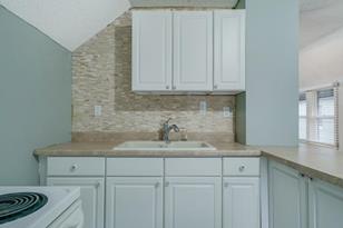 640 Van Buren St NE - Photo 9