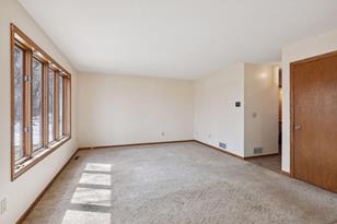 12858 Essex Way - Photo 3