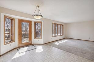 12858 Essex Way - Photo 7