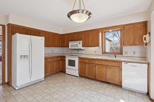 12858 Essex Way - Photo 5