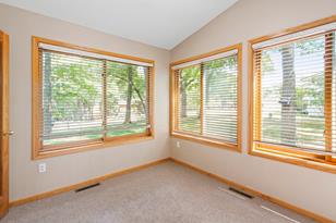 3005 Kenwood St S - Photo 3