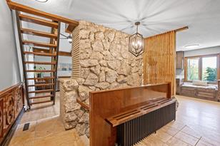 544 Ryan Ave W - Photo 5