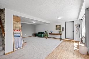 544 Ryan Ave W - Photo 55