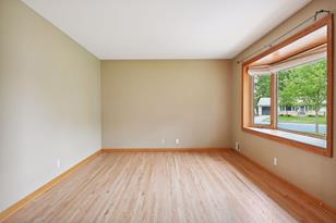 6211 Carol Dr NE - Photo 3