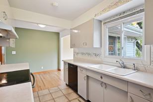 6211 Carol Dr NE - Photo 9