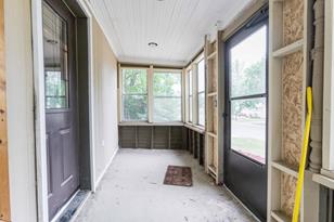 825 Springen Ave - Photo 35