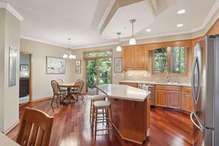 621 Cascade Dr - Photo 3