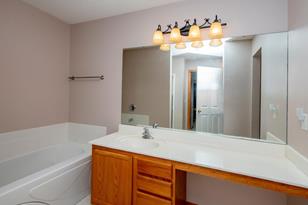 1646 Liberty Cir - Photo 9