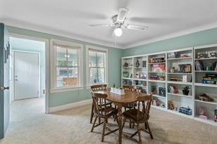 303 Maryland Ave W - Photo 3