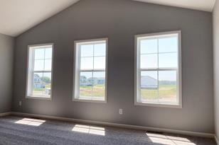 2425 Greenbriar Ln - Photo 3