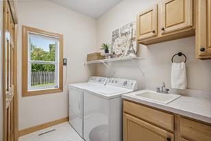 935 Earley Lake Pl - Photo 17