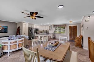 808 Second St SE - Photo 7