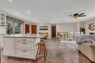 808 Second St SE - Photo 9