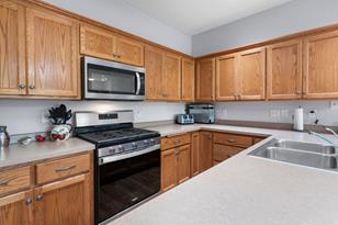 345 Roosevelt St S - Photo 9