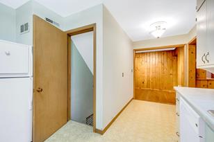 320 2nd St SE - Photo 5