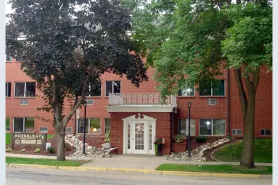 124 E Summit Avenue, Fergus Falls, MN 56537 - Photo 1