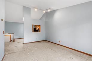 1290 Hilltop Ct - Photo 3