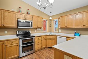 1576 Cedar Dr S - Photo 7