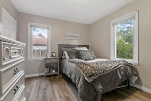 7910 Greenfield Ave - Photo 17