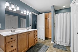 7910 Greenfield Ave - Photo 11