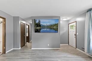 921 Whitney Dr - Photo 5