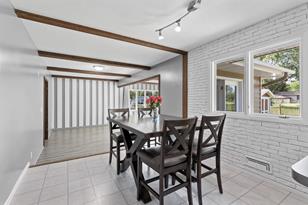 921 Whitney Dr - Photo 9