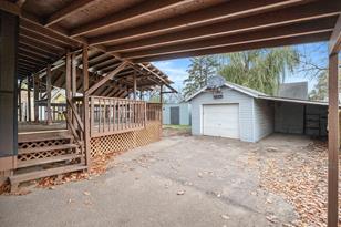 852 Jackson St - Photo 15