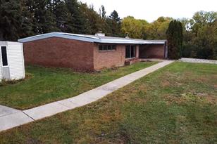 620 3rd St NE - Photo 13