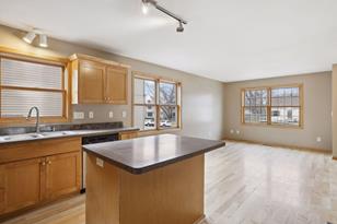 1366 Barclay St - Photo 3