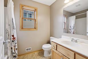 1366 Barclay St - Photo 7