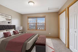 1366 Barclay St - Photo 9
